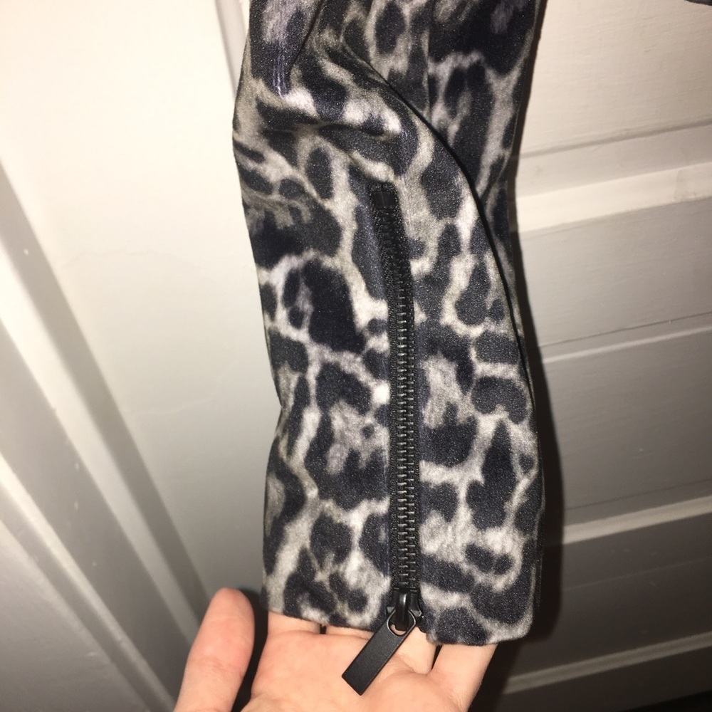 Bebe leopard print jacket - Picture 5 of 7